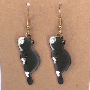 Charming Black and White Cat Earrings Fashion Jewelry